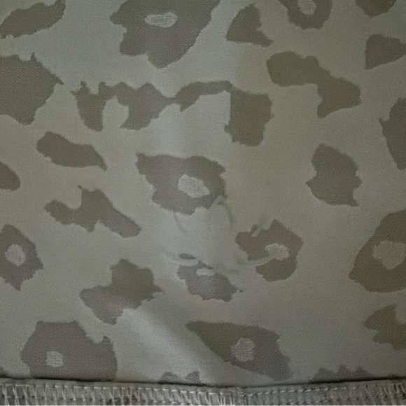 EUC Beyond Yoga Leopord Yoga Pants Size Small - Picture 10 of 16